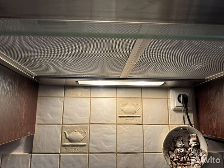 Подвесная вытяжка 60 см