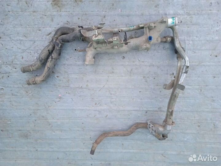 Коллектор водяной Ниссан Теана J32 2.5