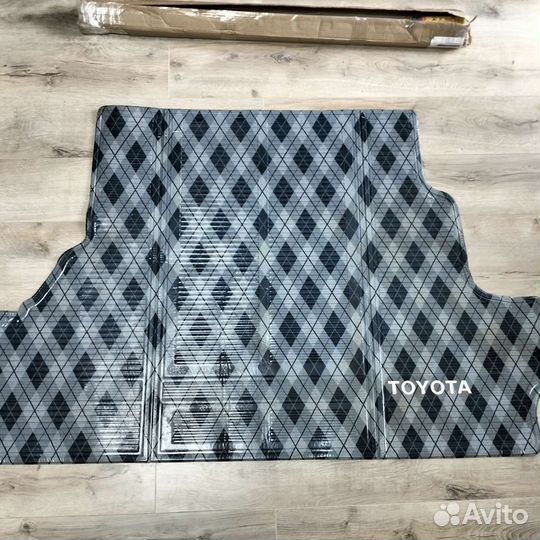 Коврик в багажник Toyota Carina 190(резиновый)