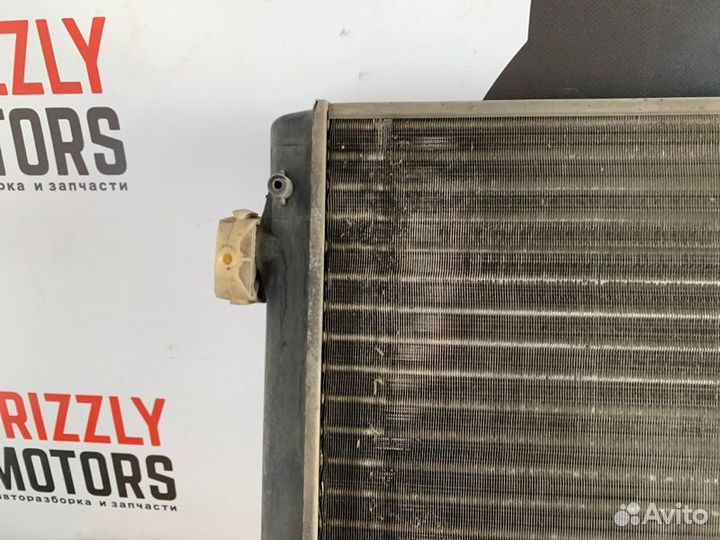 Радиатор охлаждения двигателя Volkswagen Golf 1K