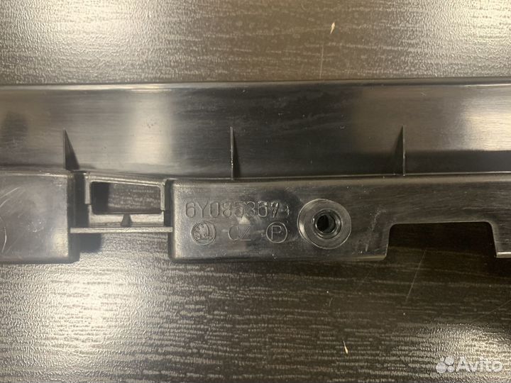 Решетка радиатора Skoda Fabia 1