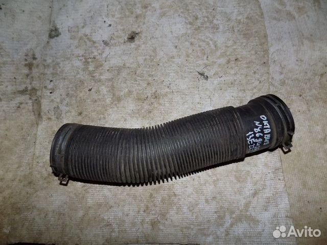 Патрубок воздушного фильтра Octavia 1997-2000