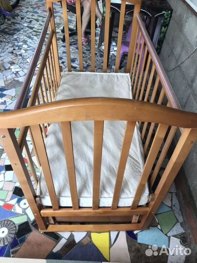 Детская кроватка с маятником + матрас