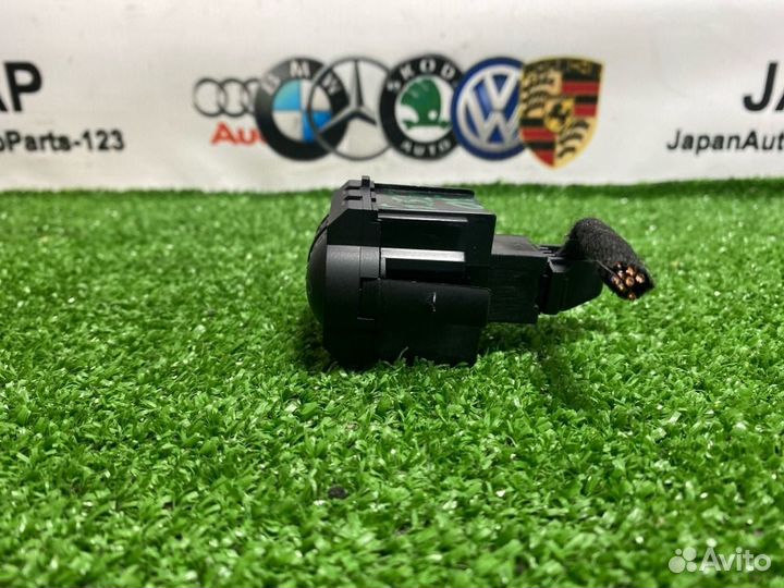 Кнопка Volkswagen Golf 1K 1.4 CAX 2011