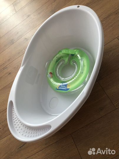 Ванночка для купания с кругом