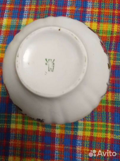 Стаканы тонкие и фарфоровые, посуда