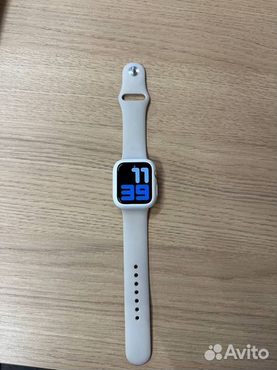Apple watch se (40mm, золотые, 2020)