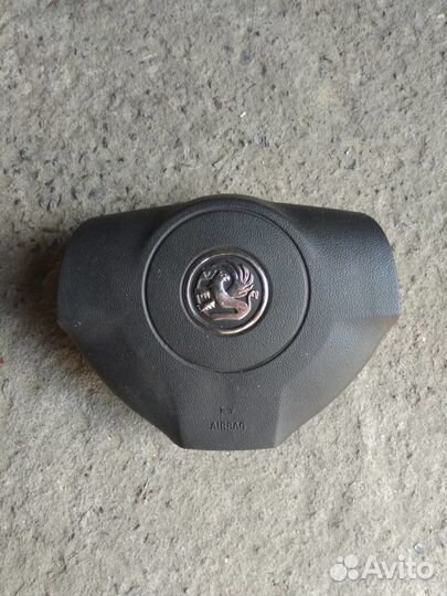 Подушка безопасности водителя Опель Астра Н