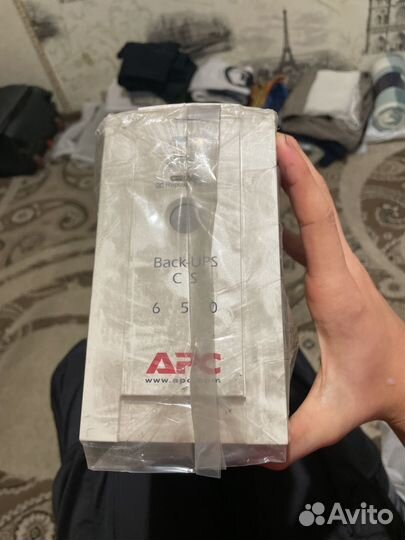 Источник бесперебойного питания apc