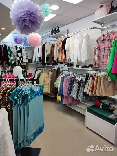 Шоу-рум подростковой одежды