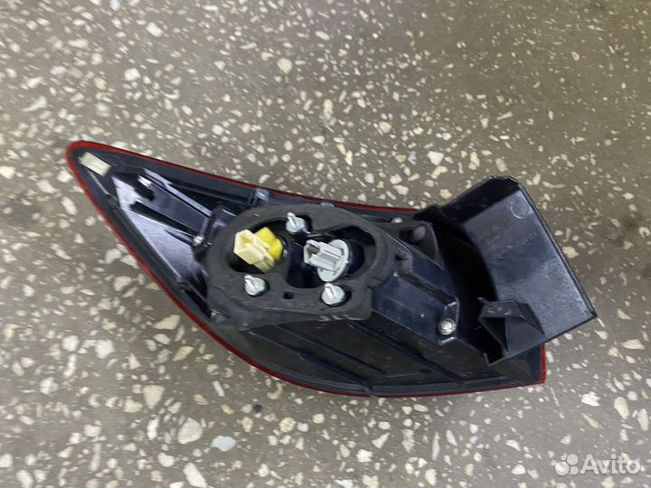 Стоп сигнал Б/У B45D51160