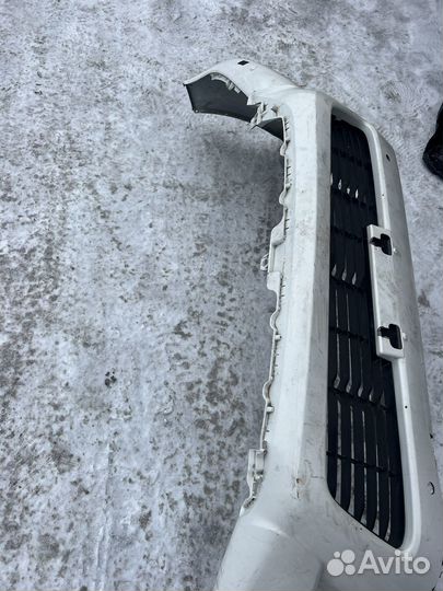 Бампер передний toyota hilux