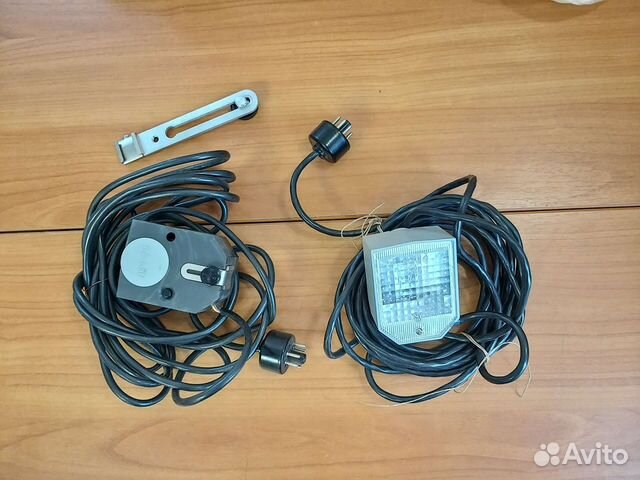 Фотовспышка Луч-70 + 2 запасных