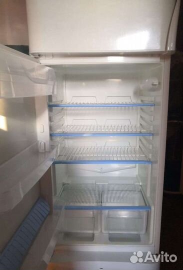 Холодильник бу indesit