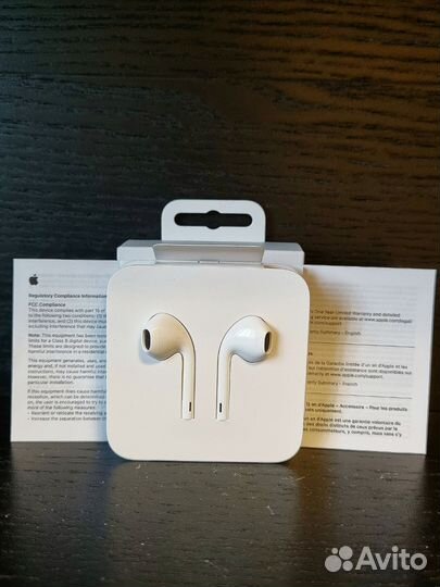 Наушники Apple EarPods с разъёмом USB-C (новые)