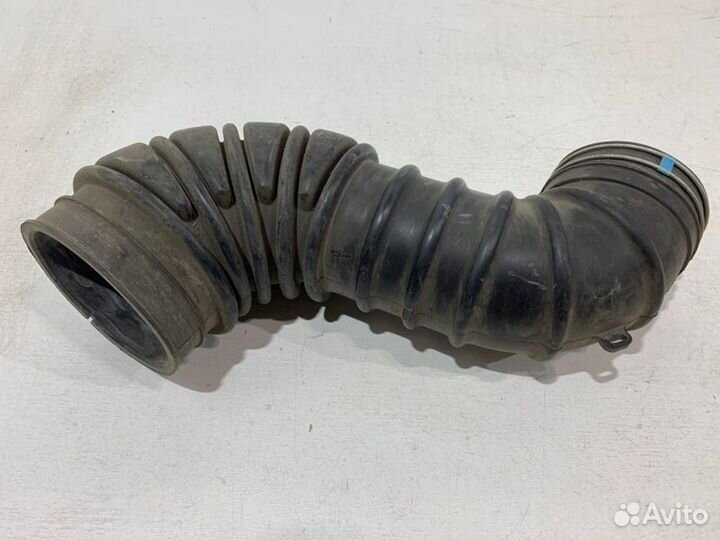 Патрубок воздушного фильтра передний Toyota Land