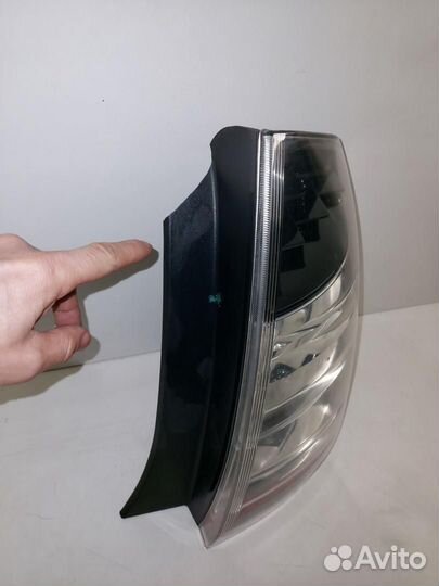 Фонарь задний правый Toyota Prius 2 NHW20 2004