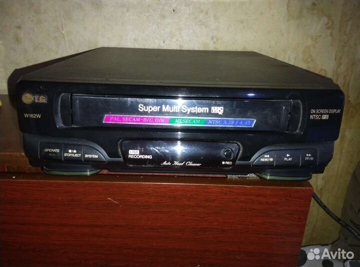 Видеомагнитофон LG