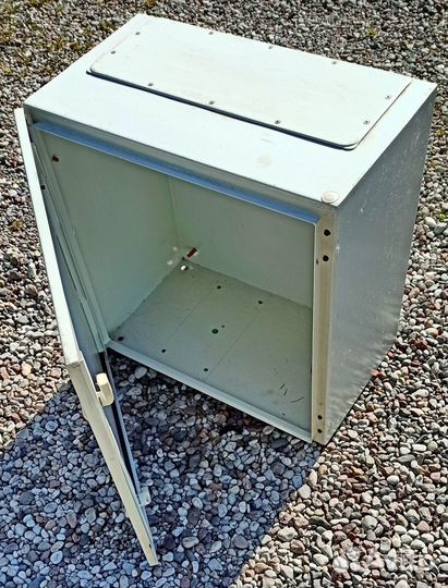 Металлический ящик с замком влагозащищенный