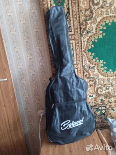 Акустическая гитара