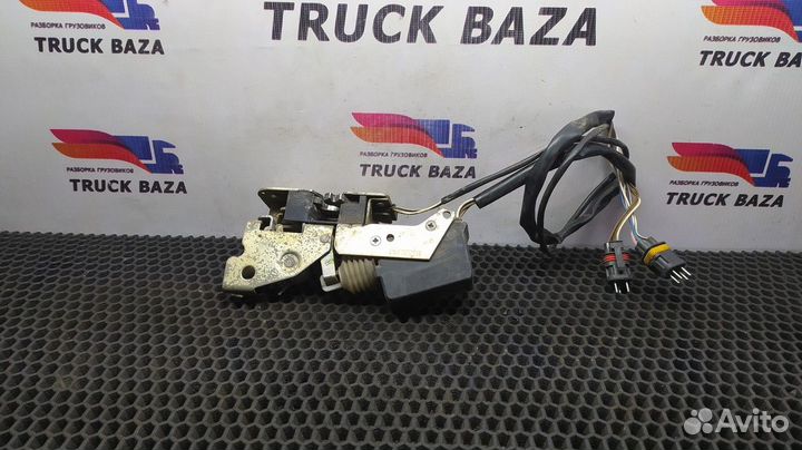 Замок двери передней правый