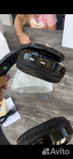 Беспроводные наушники новые