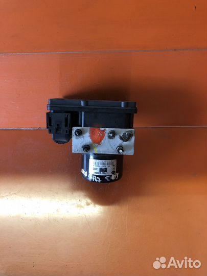 Блок (насос) ABS Nissan Navara D40 2004-2015