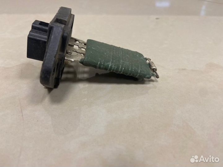 Резистор печки Geely Mk Cross хетчбек MR479QA 2012