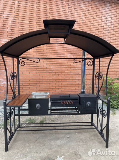 Мангальная зона с мойкой раковиной