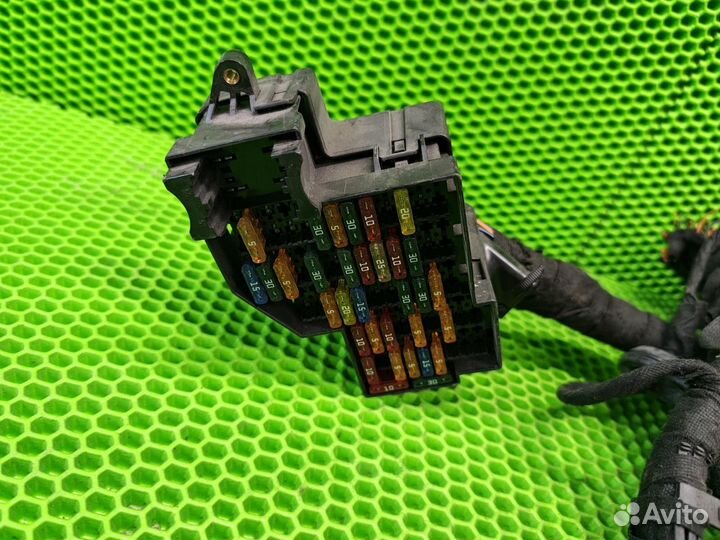 Проводка салона с блоком предохранителей