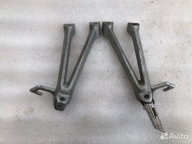 Suzuki GSX-R 750 K7 пассажирские ножки