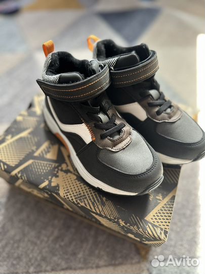 Кроссовки высокие детские