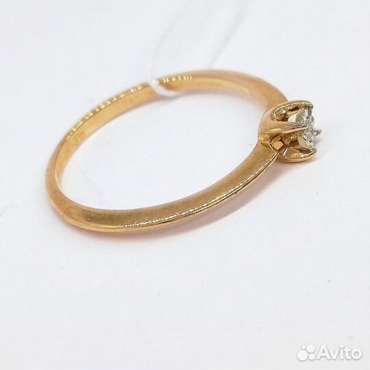 Золотое кольцо с бриллиантом 16,5р