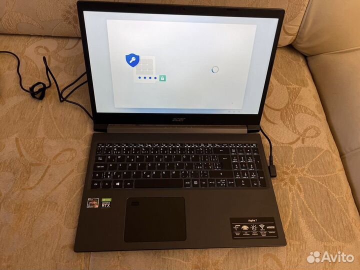 Ноутбук Acer aspire 7 (A715-42G-R8TY)