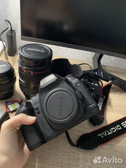 Зеркальный фотоаппарат Canon eos 5D mark ii
