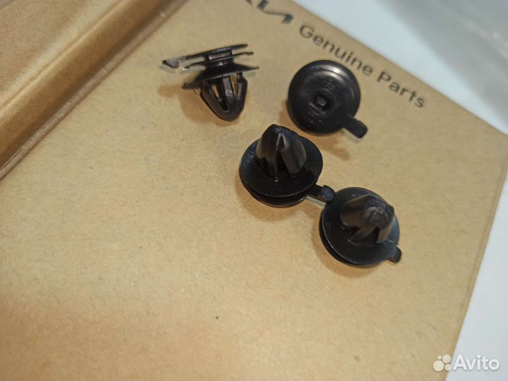 Клипса крыши Kia K5 новые, оригинал