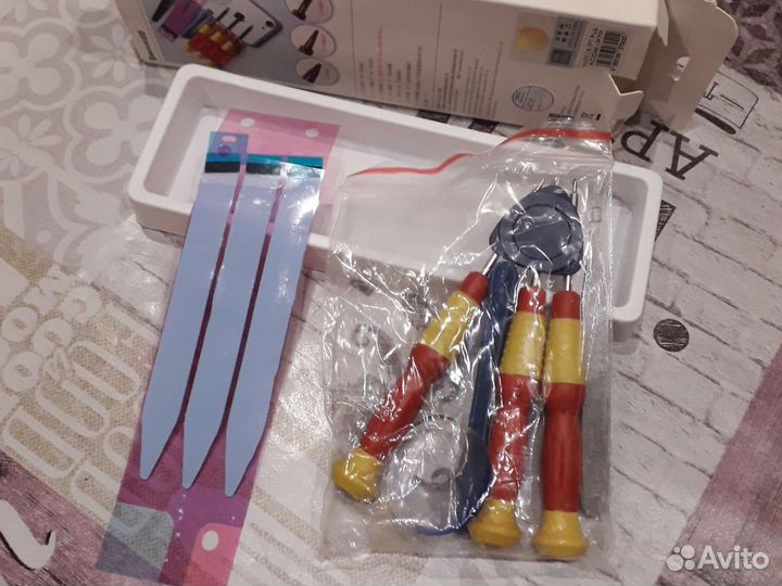 Набор инструментов для ремонта телефонов