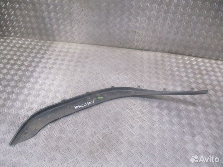 Накладка крыла левая Volvo 20529682