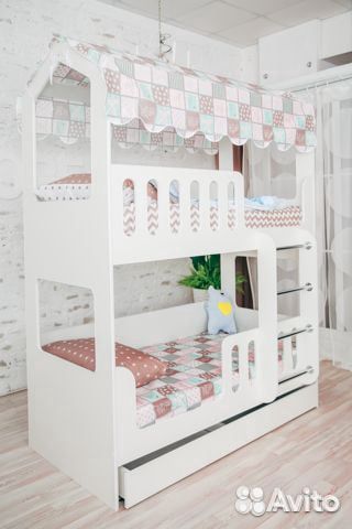 Детская двухярусная кровать
