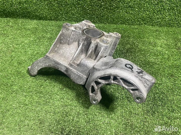 Кронштейн кондиционера Audi Q7 (4L) 2005-2015