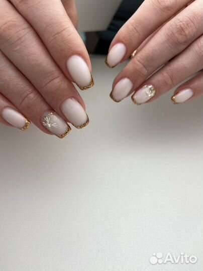 Наращивание ногтей