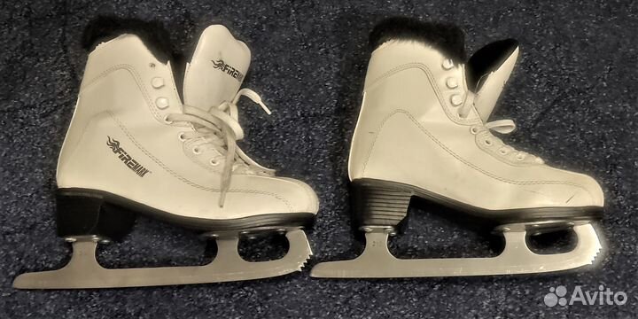 Коньки детские две пары (1-раздвижные, 2-фигурные)