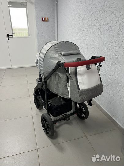 Всесезонная прогулочная коляска