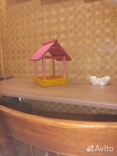 Кормушка для птиц из дерева