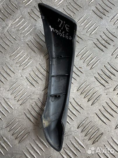 Накладка ручки внутренней двери задняя левая Suzuk