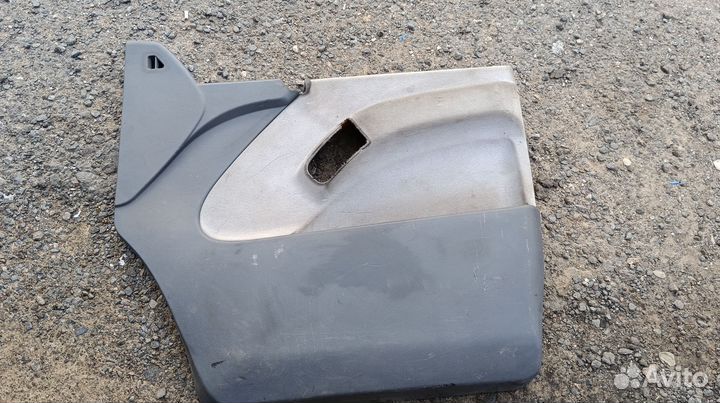 Обшивка правой двери Мерседес Вито 638