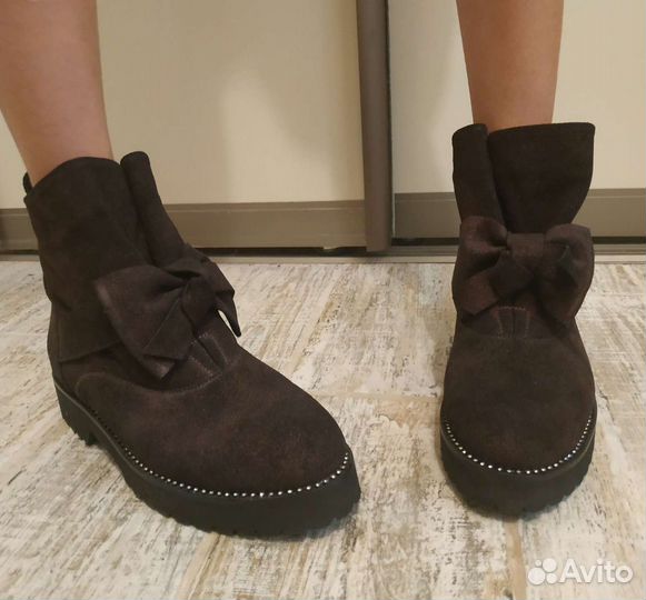 Новые ботиночки замшевые