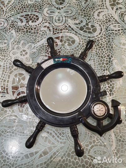 Барометр. Зеркало с термометром. Сапоги офицерские