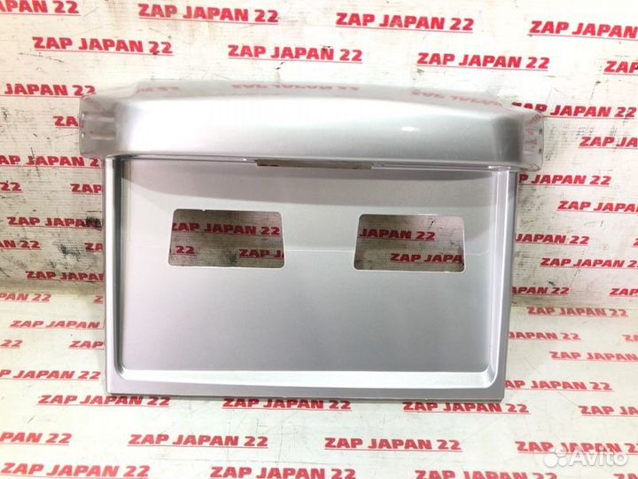 Накладка под номер задняя Mitsubishi Pajero