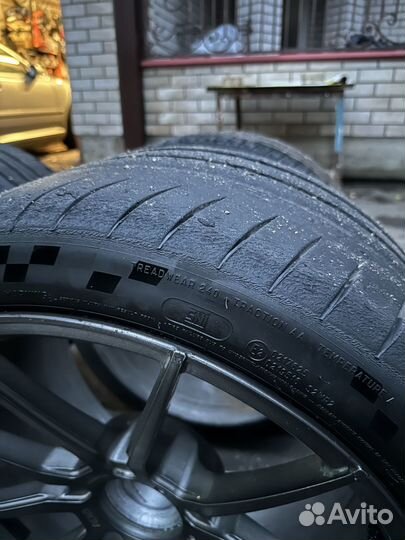 Michelin Pilot Sport Cup 2 245/35 R20 и 305/30 R20